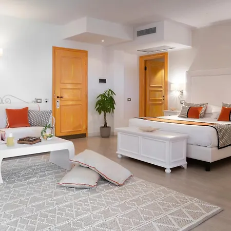 Hotel Cala Caterina 4*