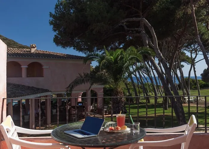 Hotel Cala Caterina 4*